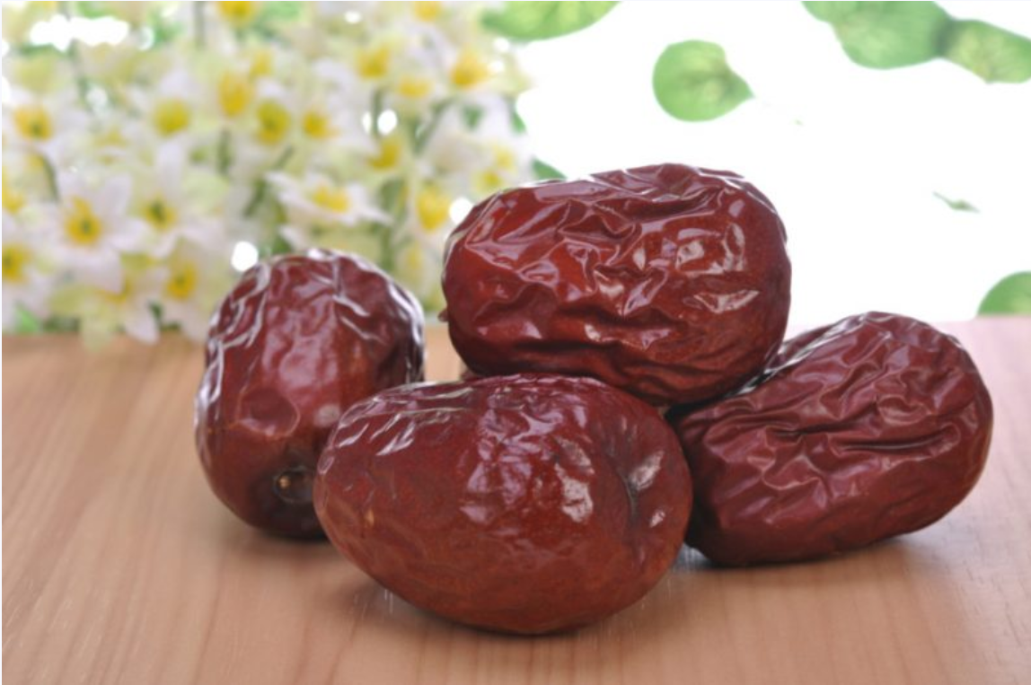 RED DATES: 6 WONDERFUL HEALTH BENEFITS